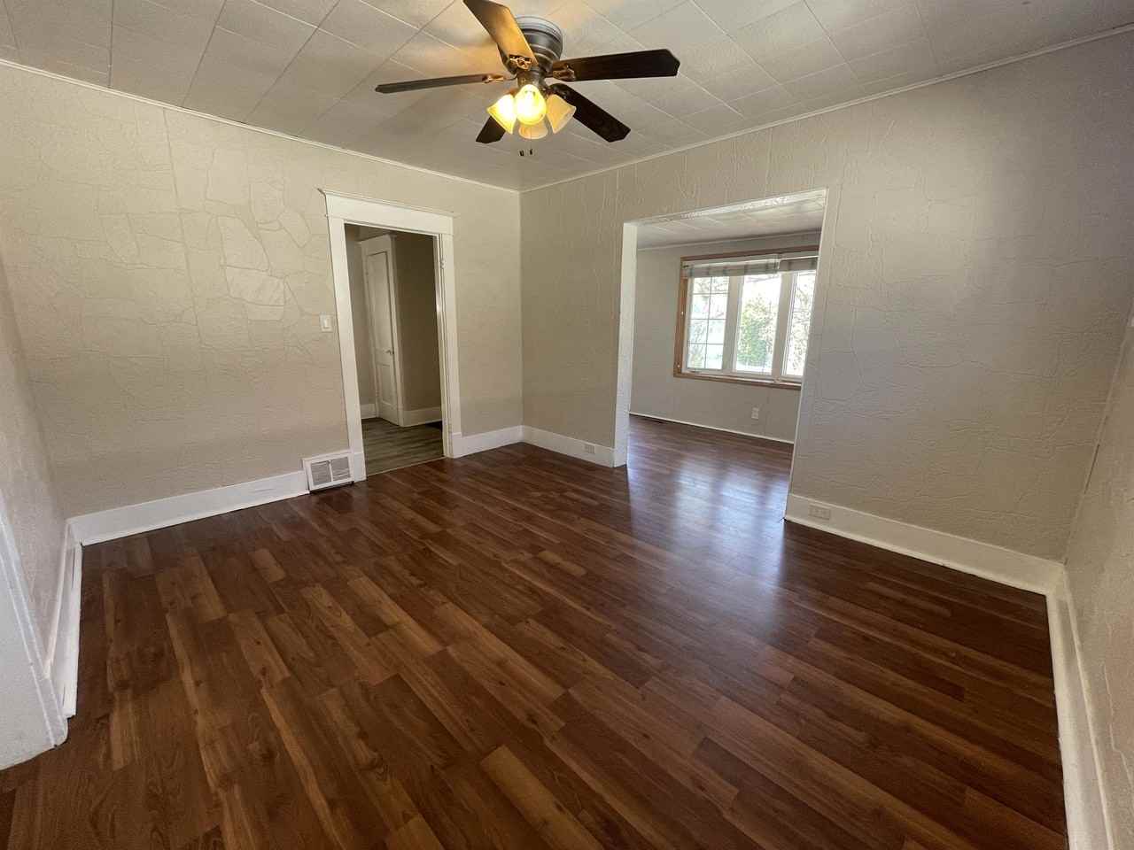 210 Tamarack St - Photo 3 of 8