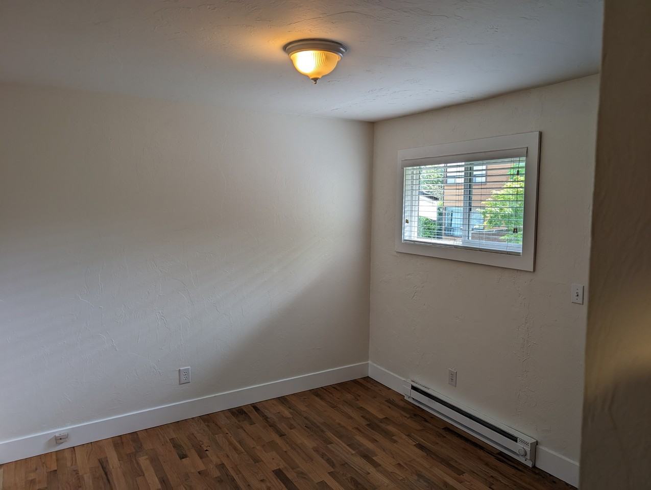 1806 Lakeway Dr - Photo 7 of 8