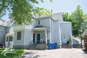 featured image of 50 Wellington St E #B