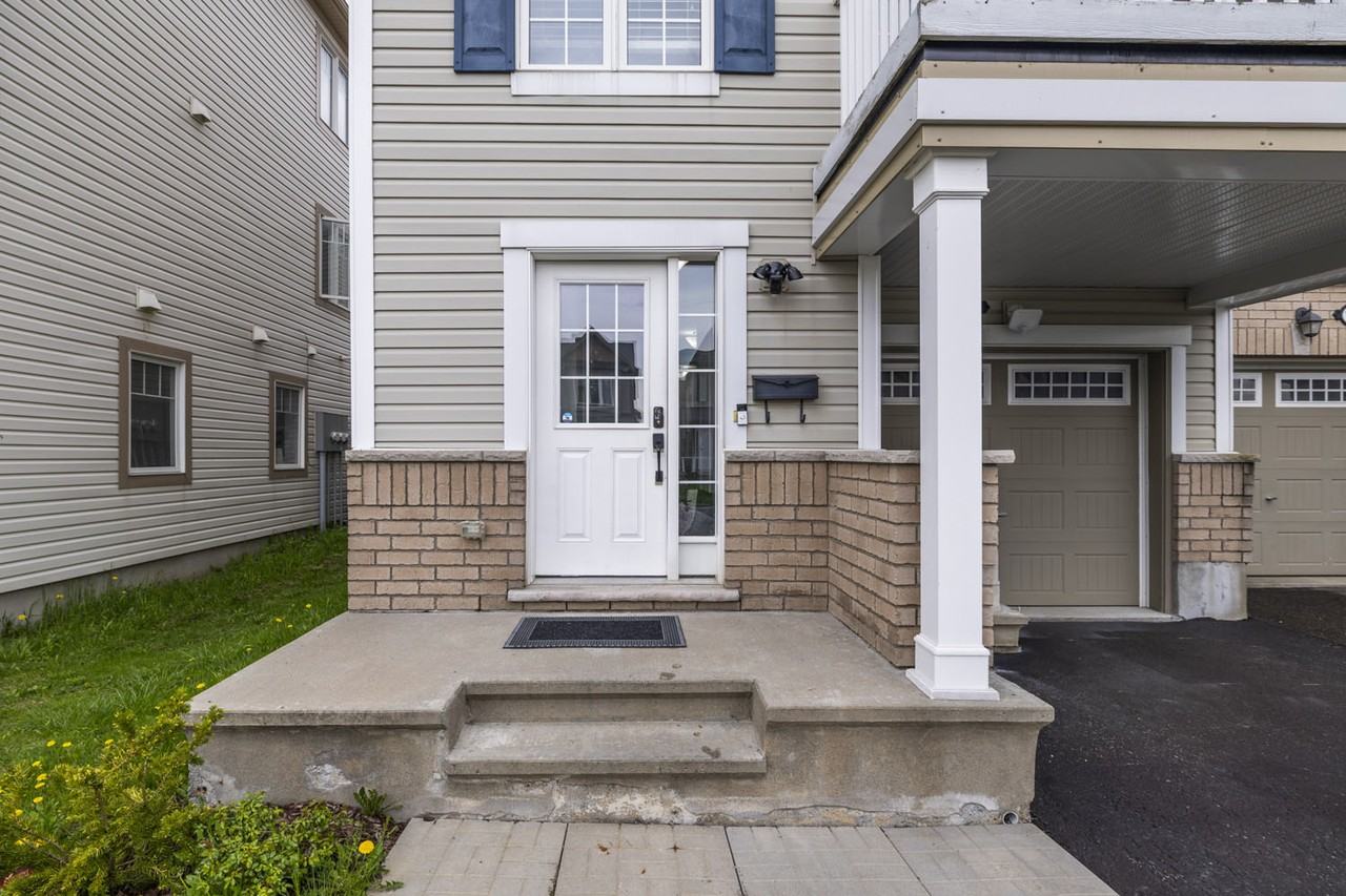 107 Eclipse Crescent - Photo 2 of 22