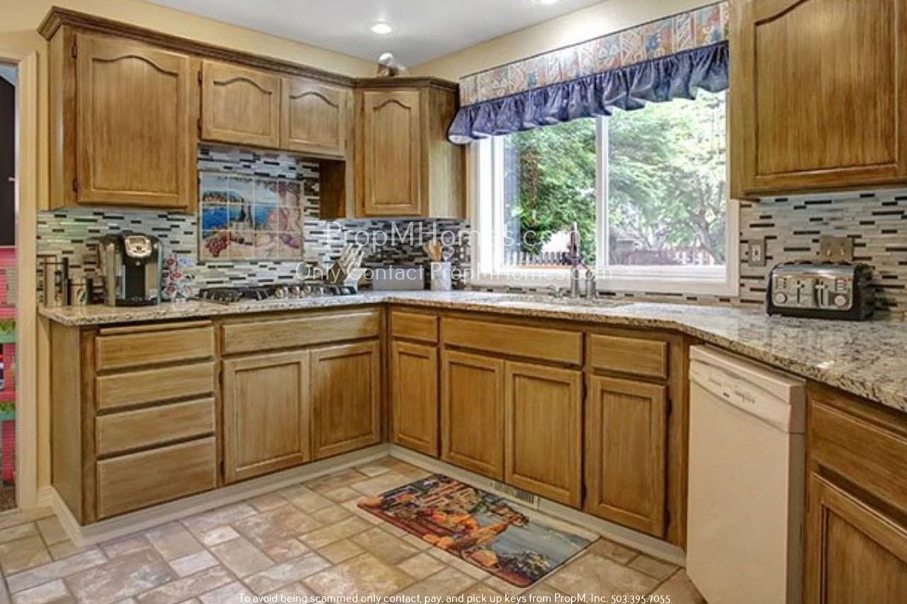 13419 Squire Dr - Photo 3 of 12