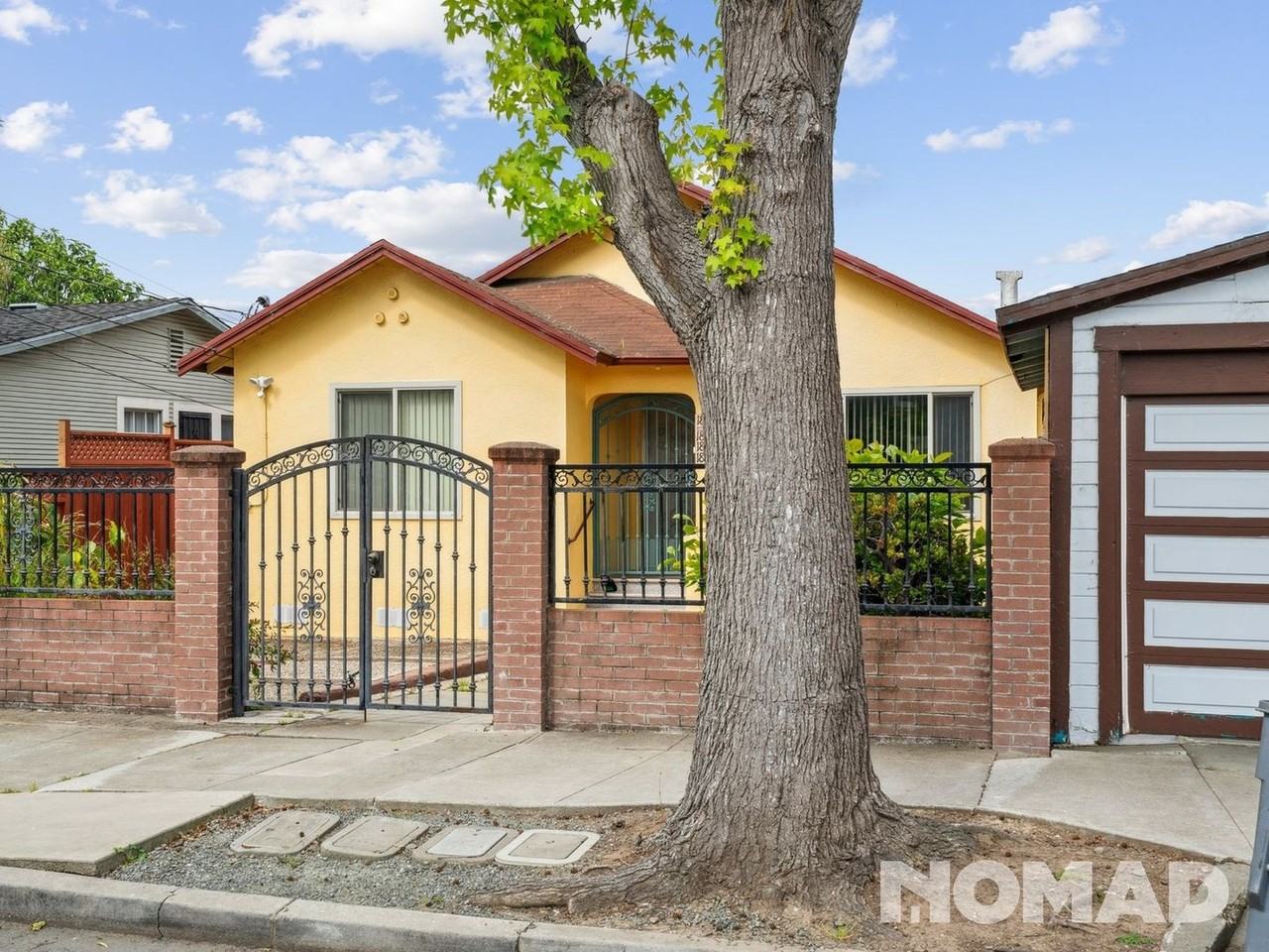 1806 8th St - Photo 2 of 22