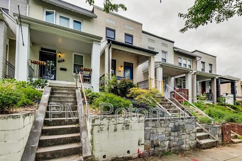 1749 L St Ne - Photo 2 of 34