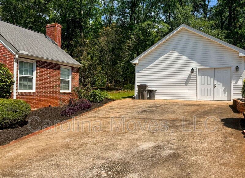 46 Long Forest Dr - Photo 3 of 24