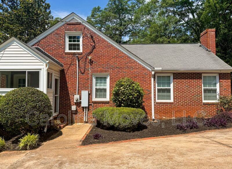46 Long Forest Dr - Photo 4 of 24