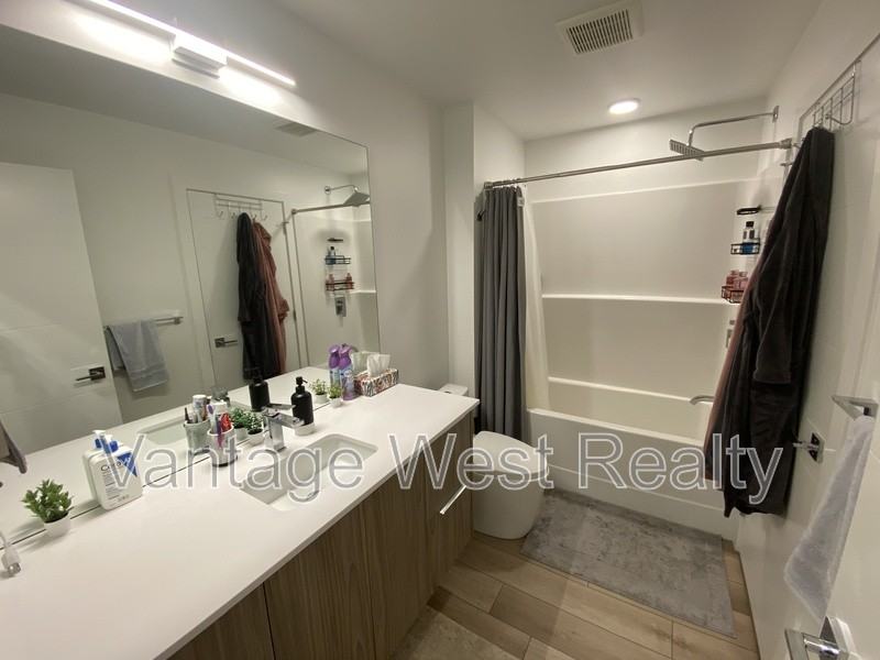 801 Mission Springs Cres - Photo 3 of 9