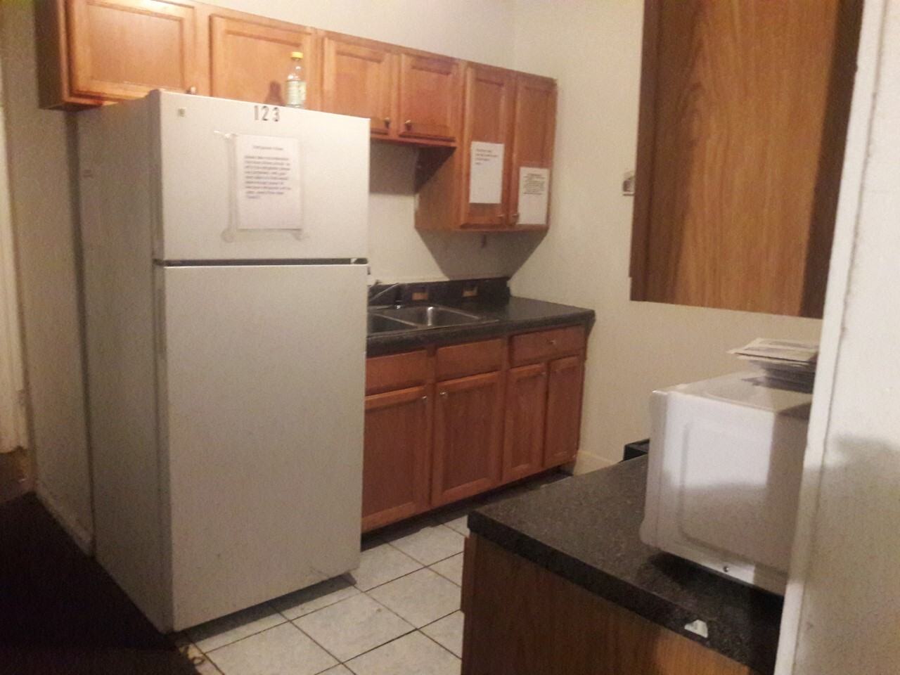 1100 Ira St - Photo 3 of 9