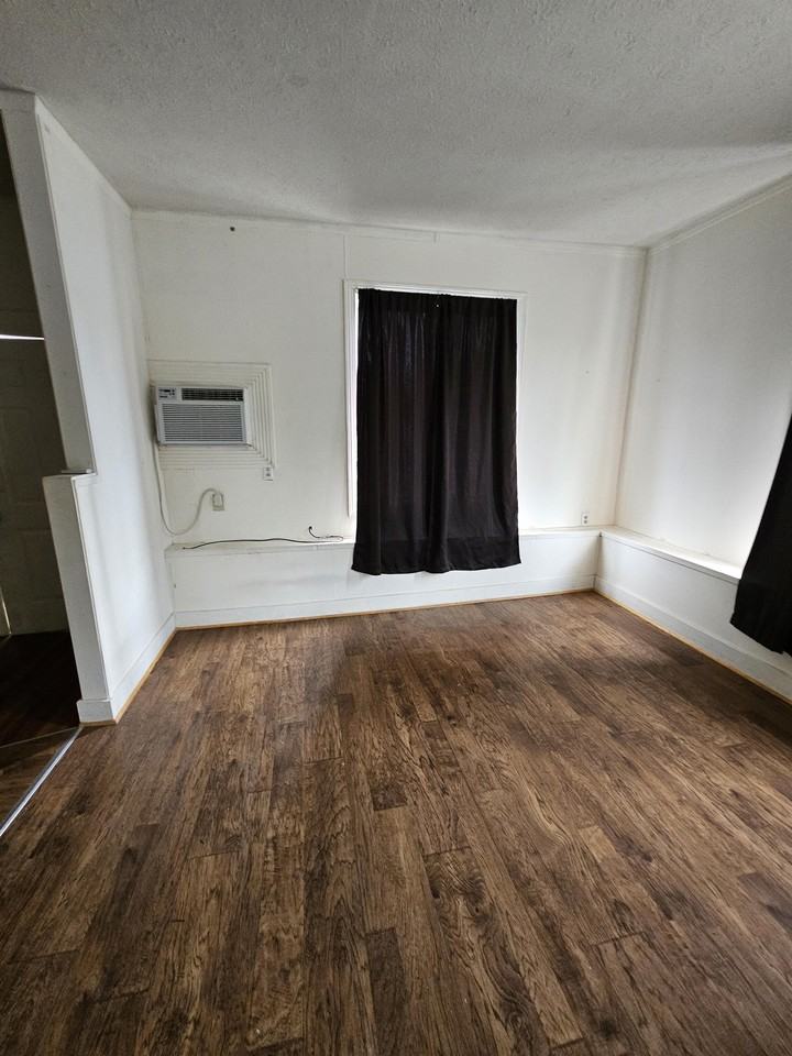 1644 Norwood Street Southwest - Photo 5 of 6