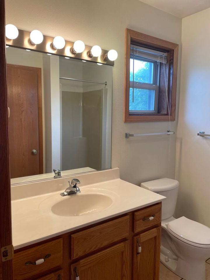 1214 S Dewey St - Photo 7 of 19