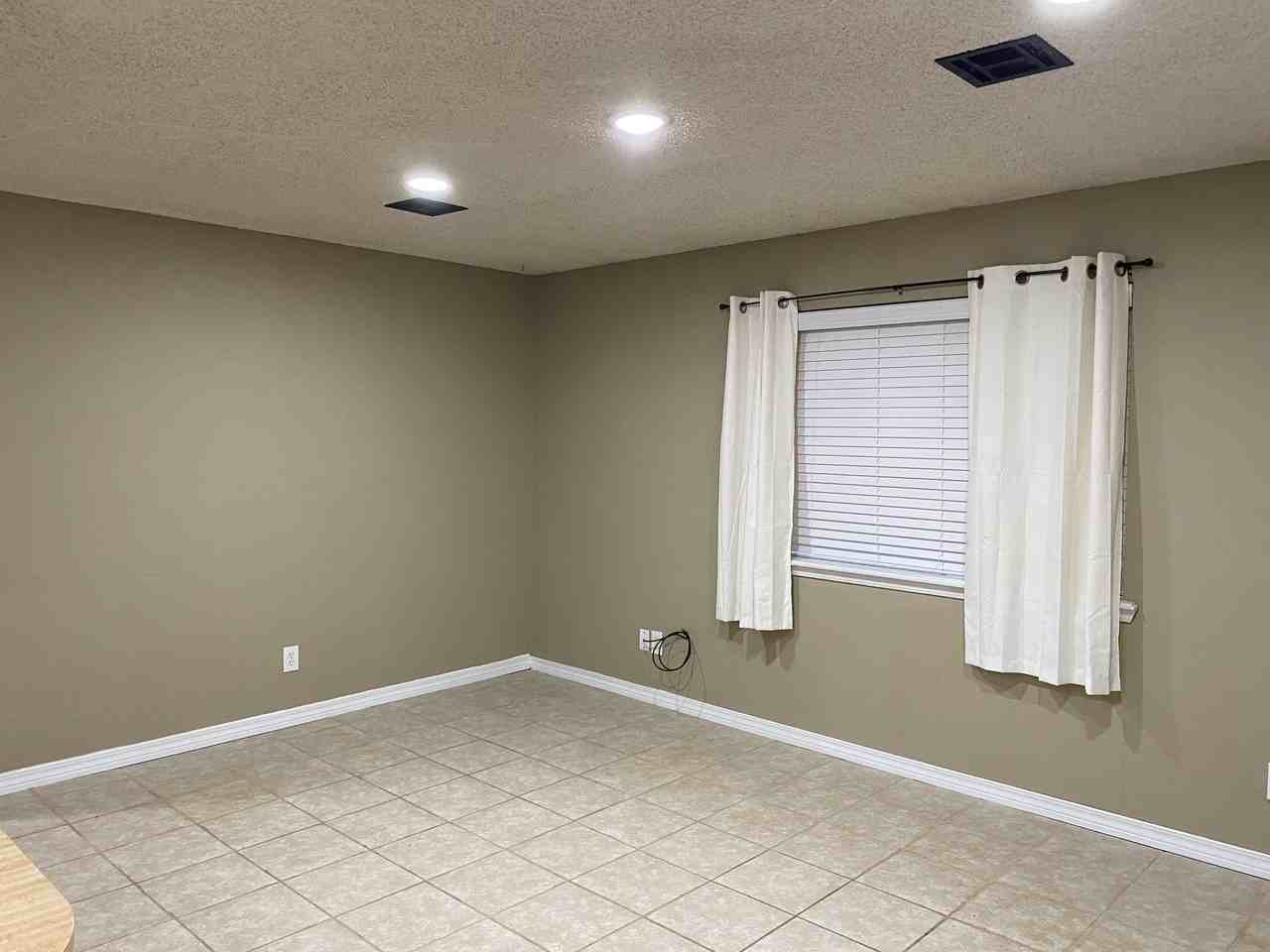 111 E Sandy Creek Dr #3 - Photo 2 of 5