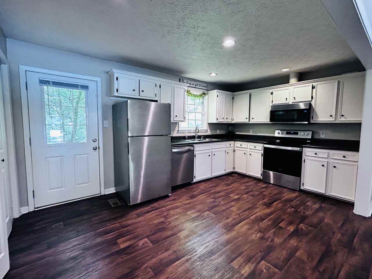 1138 Chapel Hill Cir #NA - Photo 2 of 18