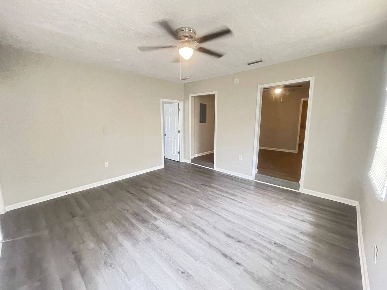 2344 Woodland St - Photo 2 of 11