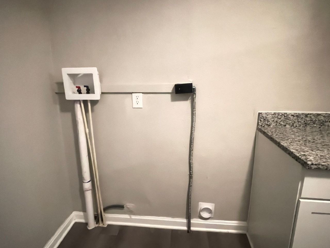 2344 Woodland St - Photo 5 of 11