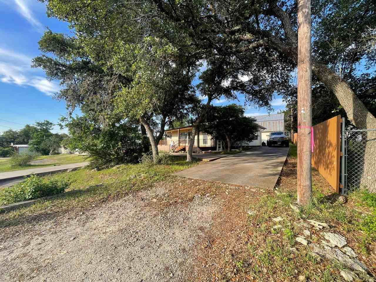 406 Flintstone Dr - Photo 3 of 27