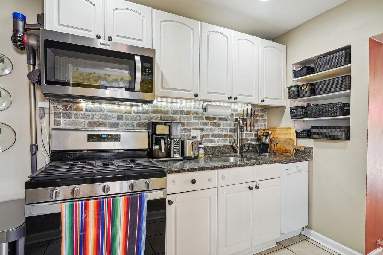 327 Ashby St #1 - Photo 6 of 24