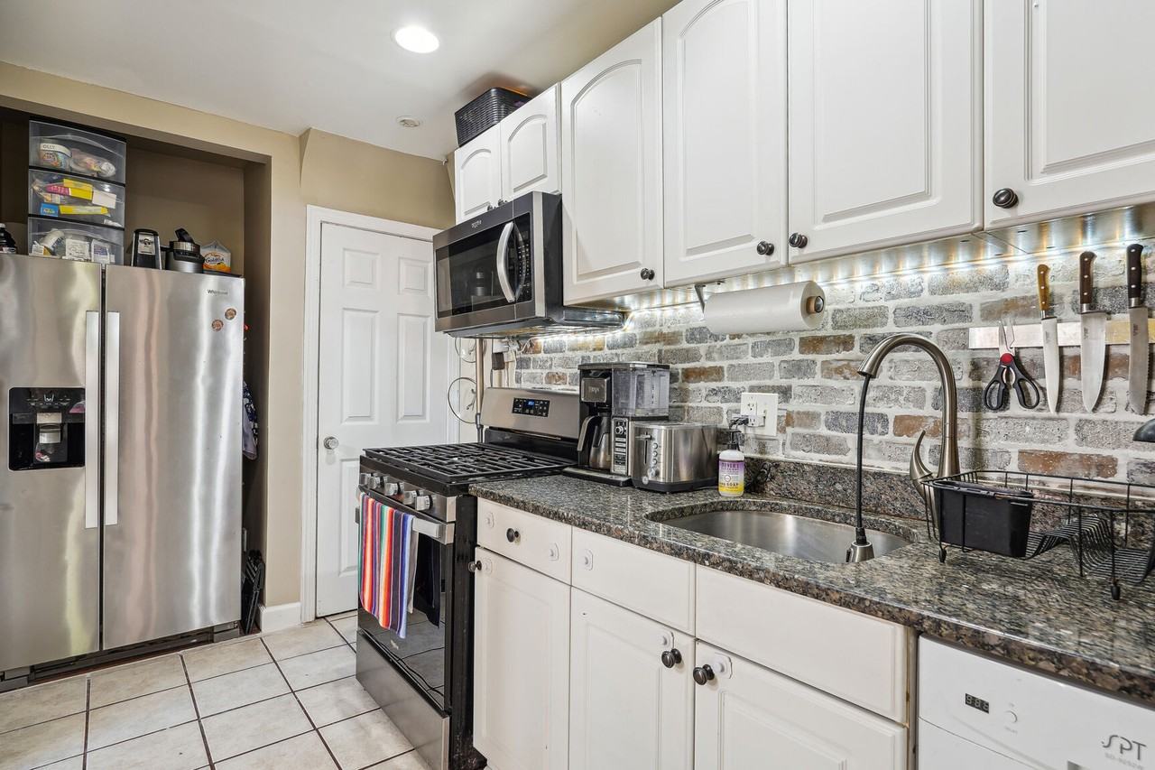 327 Ashby St #1 - Photo 7 of 24