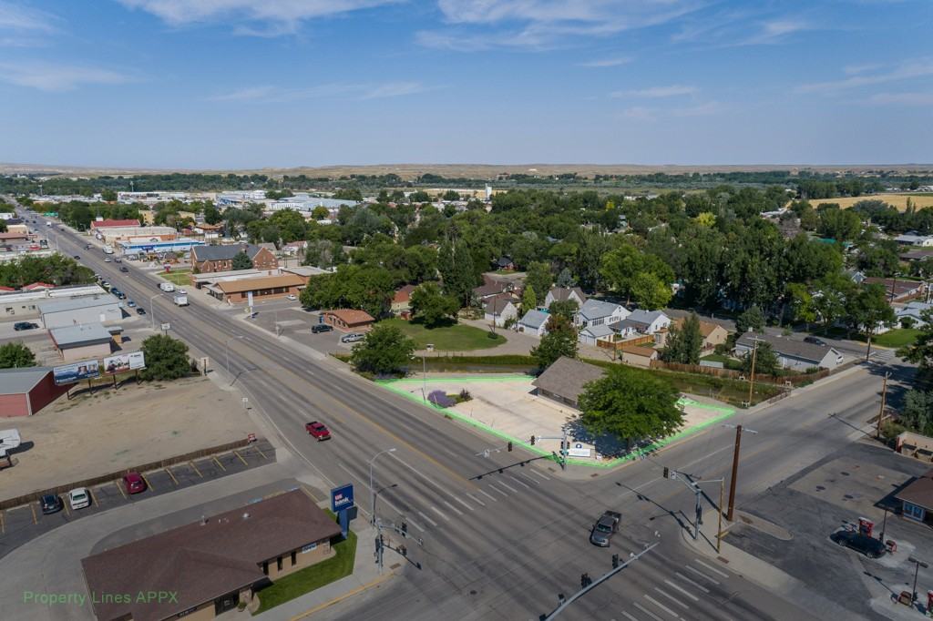 1429 Big Horn Ave - Photo 3 of 13