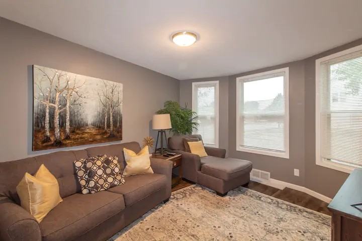 718 Broadway Ave N #3 - Photo 6 of 13