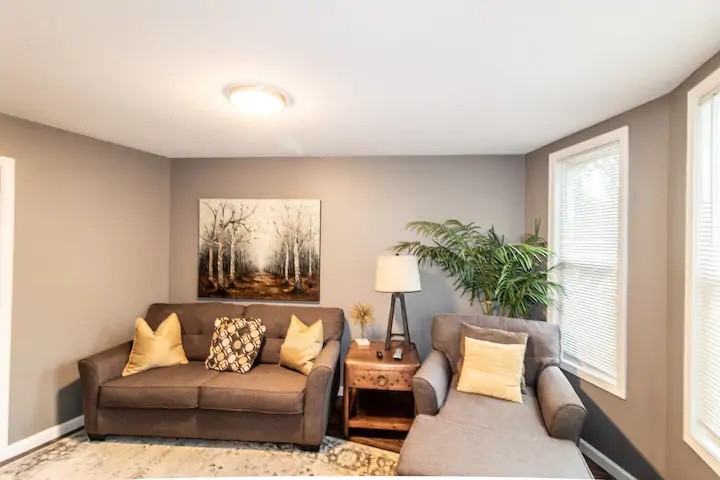 718 Broadway Ave N #3 - Photo 7 of 13