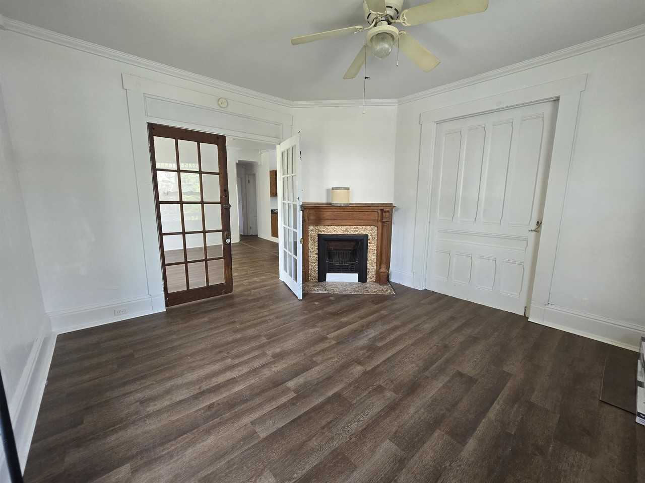 31 N Genesee St - Photo 3 of 7