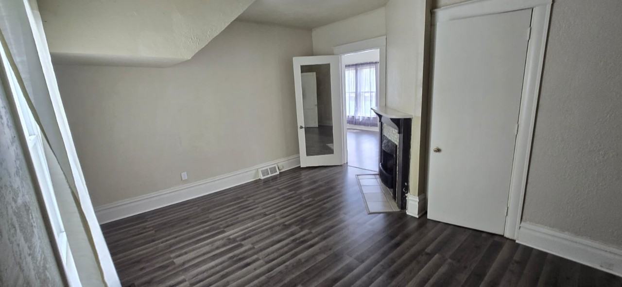 13 Hinman Ave N - Photo 6 of 12