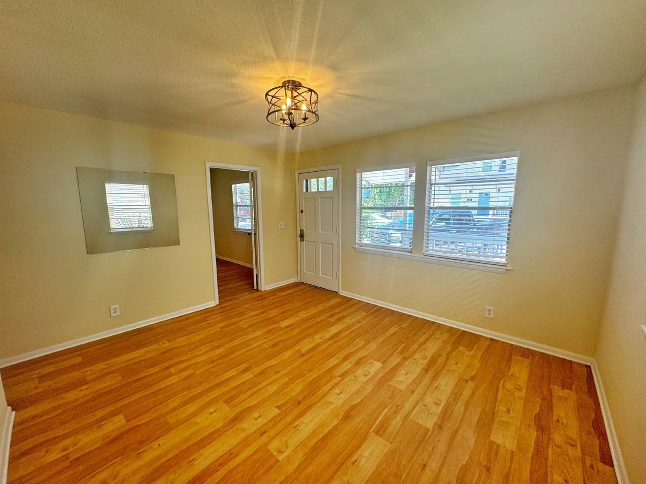 63 Dumas St - Photo 5 of 23