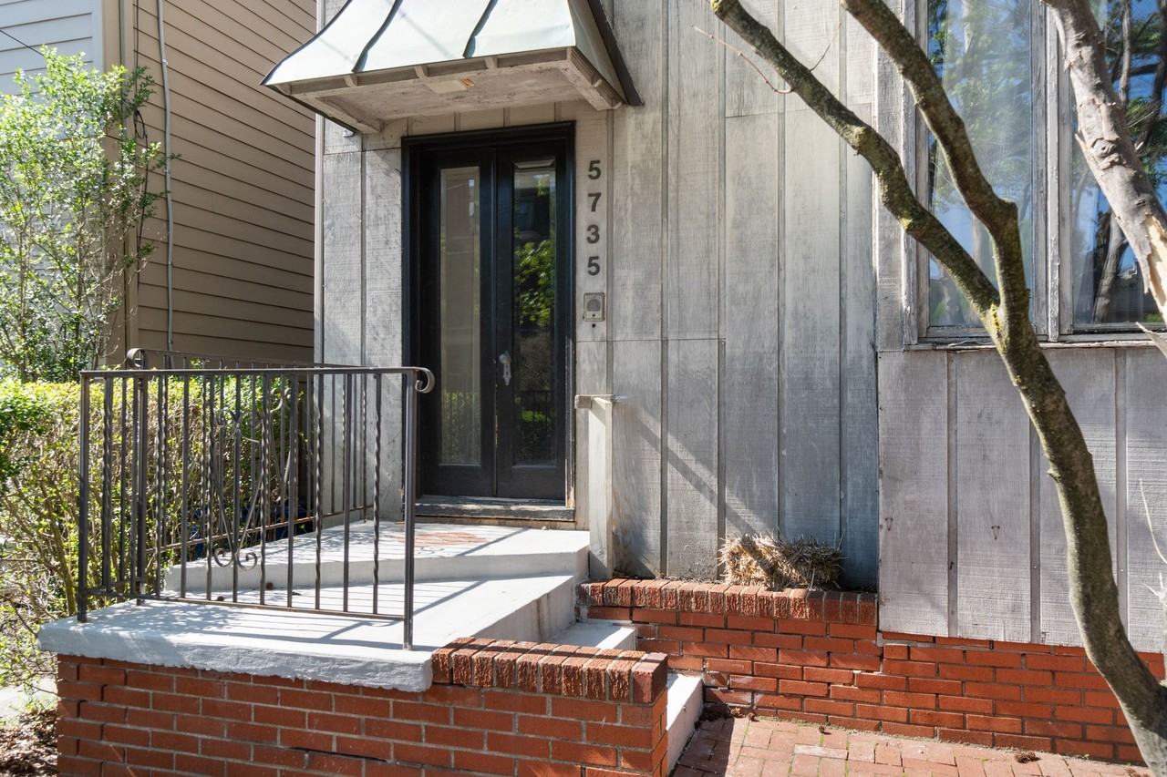5735 Walnut St - Photo 5 of 21