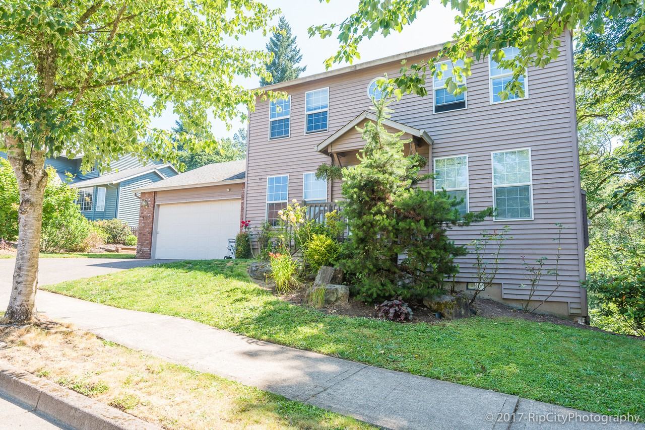 16590 Noble Dr - Photo 2 of 34