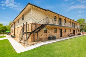 featured image of 1121 N 6th Ave