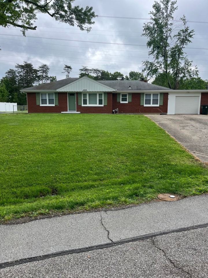 1223 Westwood Ln - Photo 3 of 50