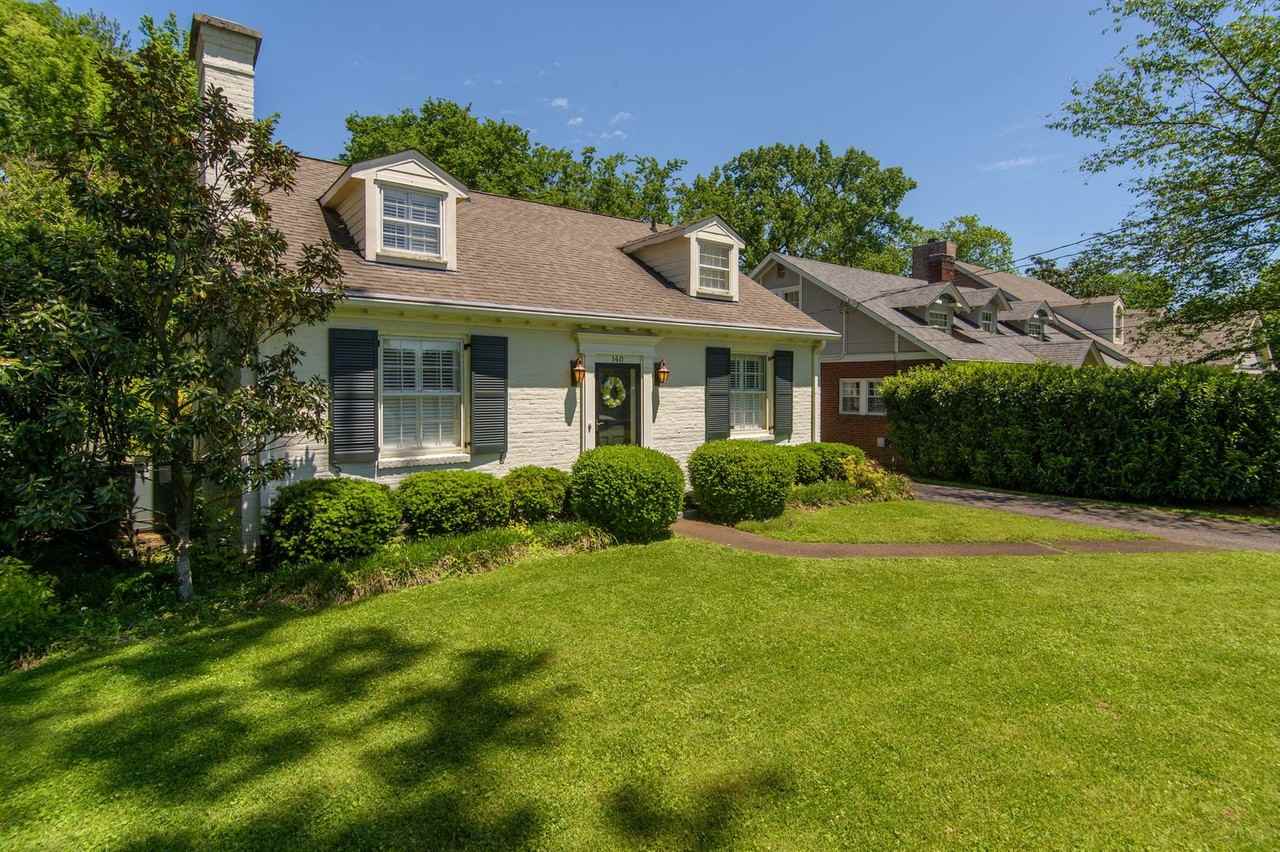 140 Windsor Dr - Photo 3 of 41