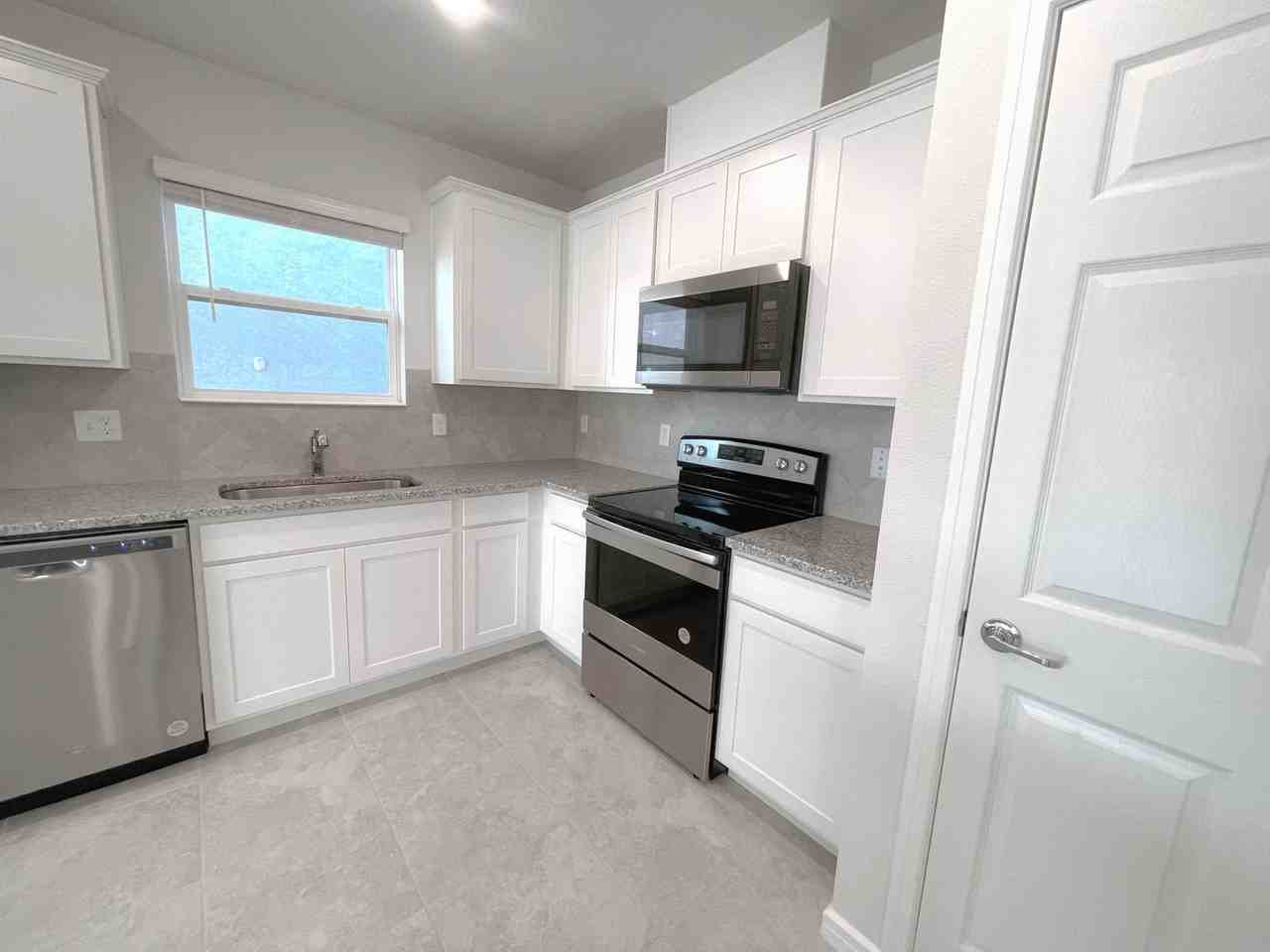 1196 Sugarwood St - Photo 5 of 15