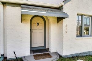 featured image of 819 E Meade Ave