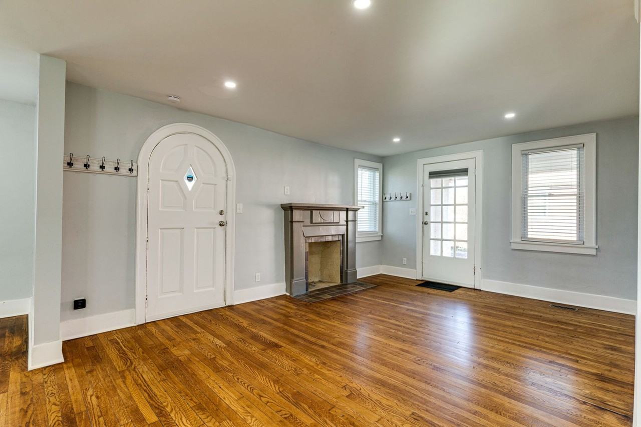 819 E Meade Ave - Photo 5 of 41