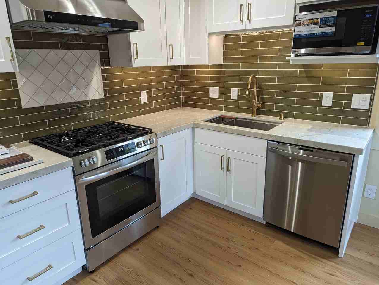 504 Belvedere St - Photo 3 of 24