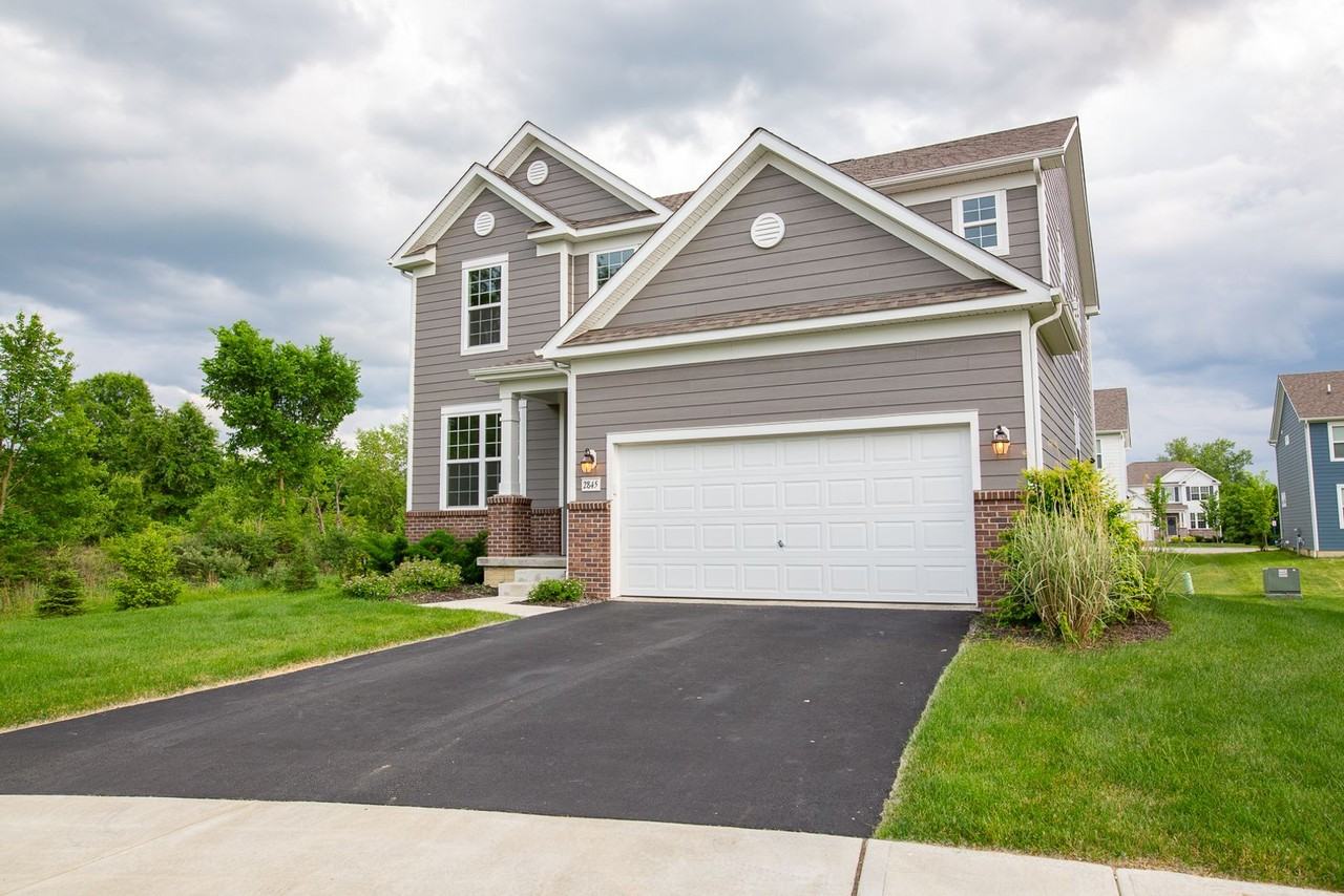 2845 Beechwood Dr - Photo 3 of 50