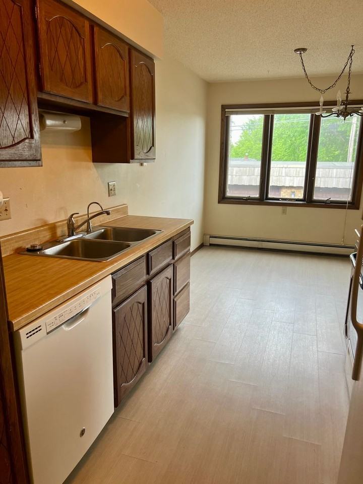 Cliffwood Apartments II - Photo 2 of 9