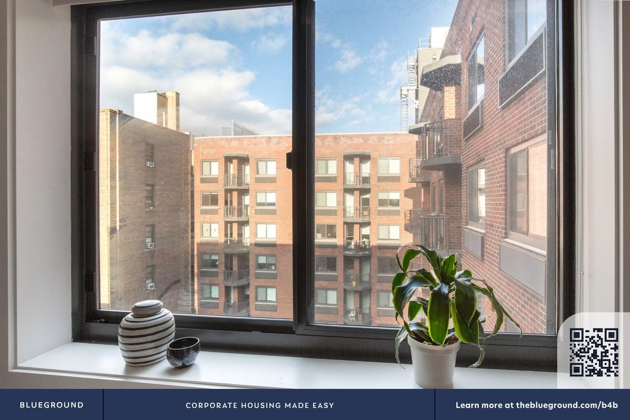 101 West 15th Street - Photo 5 of 50