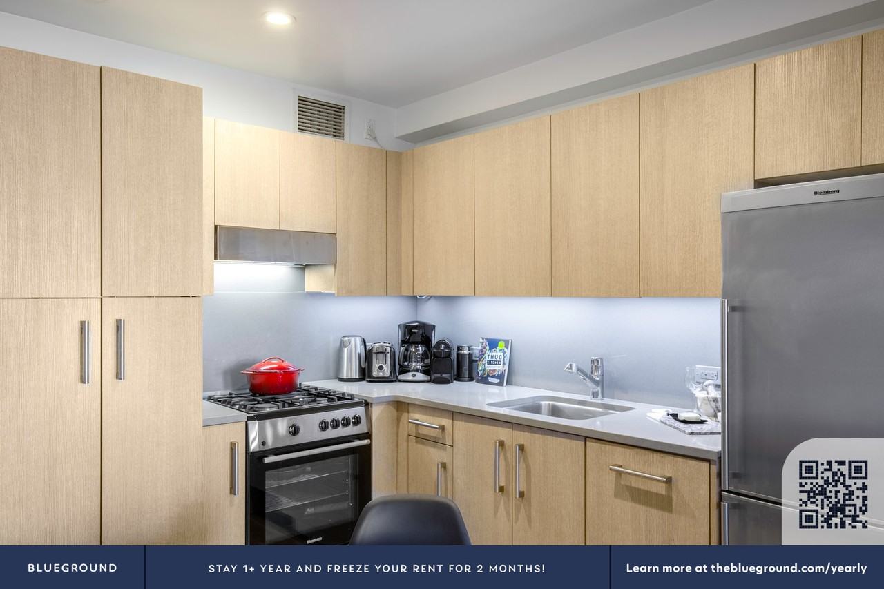 101 West 15th Street - Photo 7 of 50