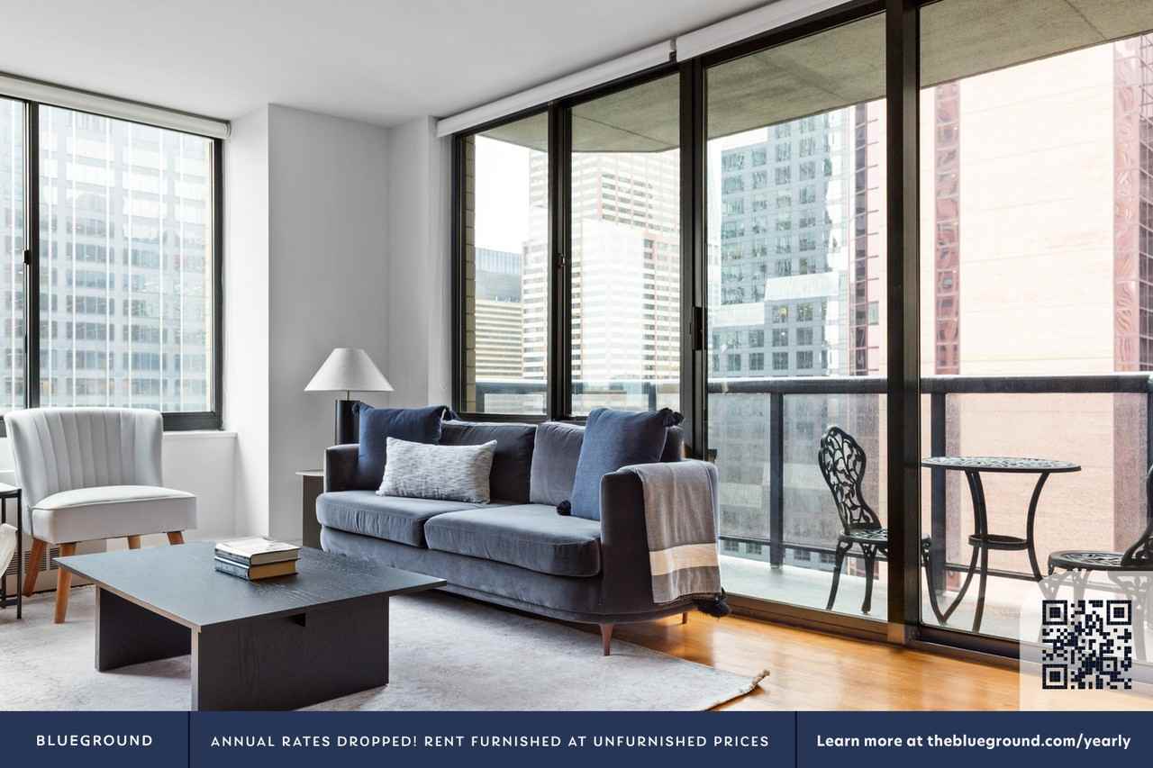 235 West 48th Street - Photo 4 of 30