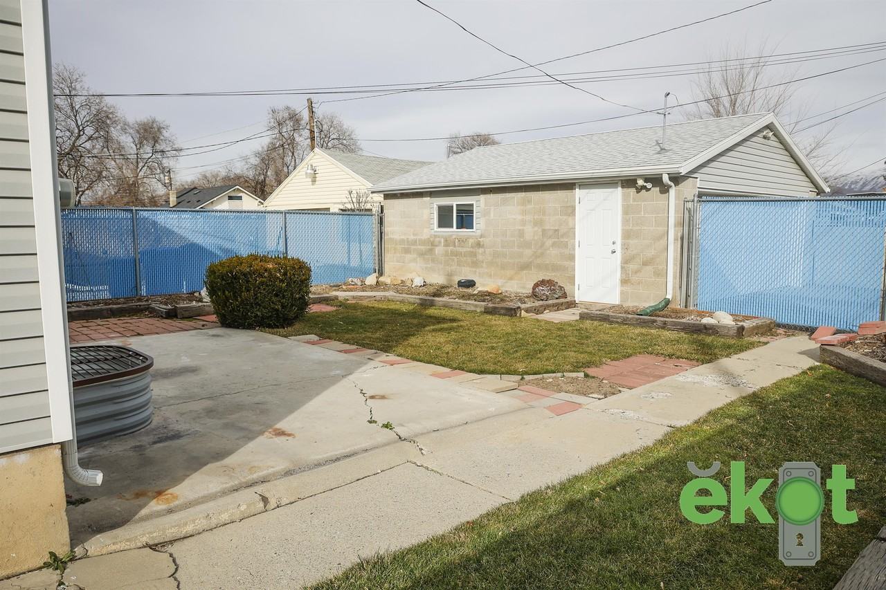 713 Navajo Street - Photo 7 of 39