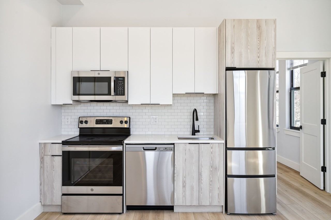 3439 Lancaster Avenue - Photo 3 of 15