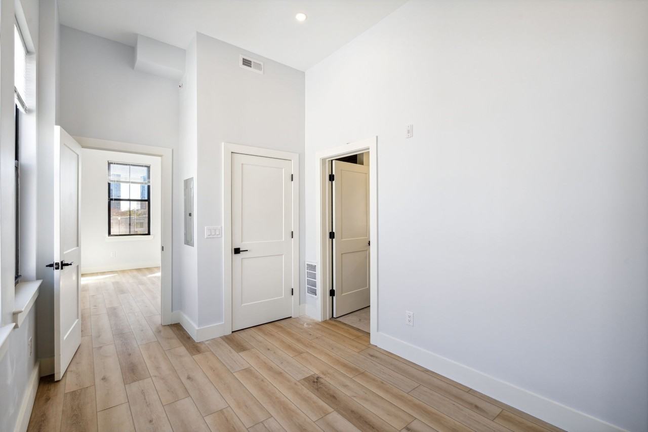 3439 Lancaster Avenue - Photo 6 of 15