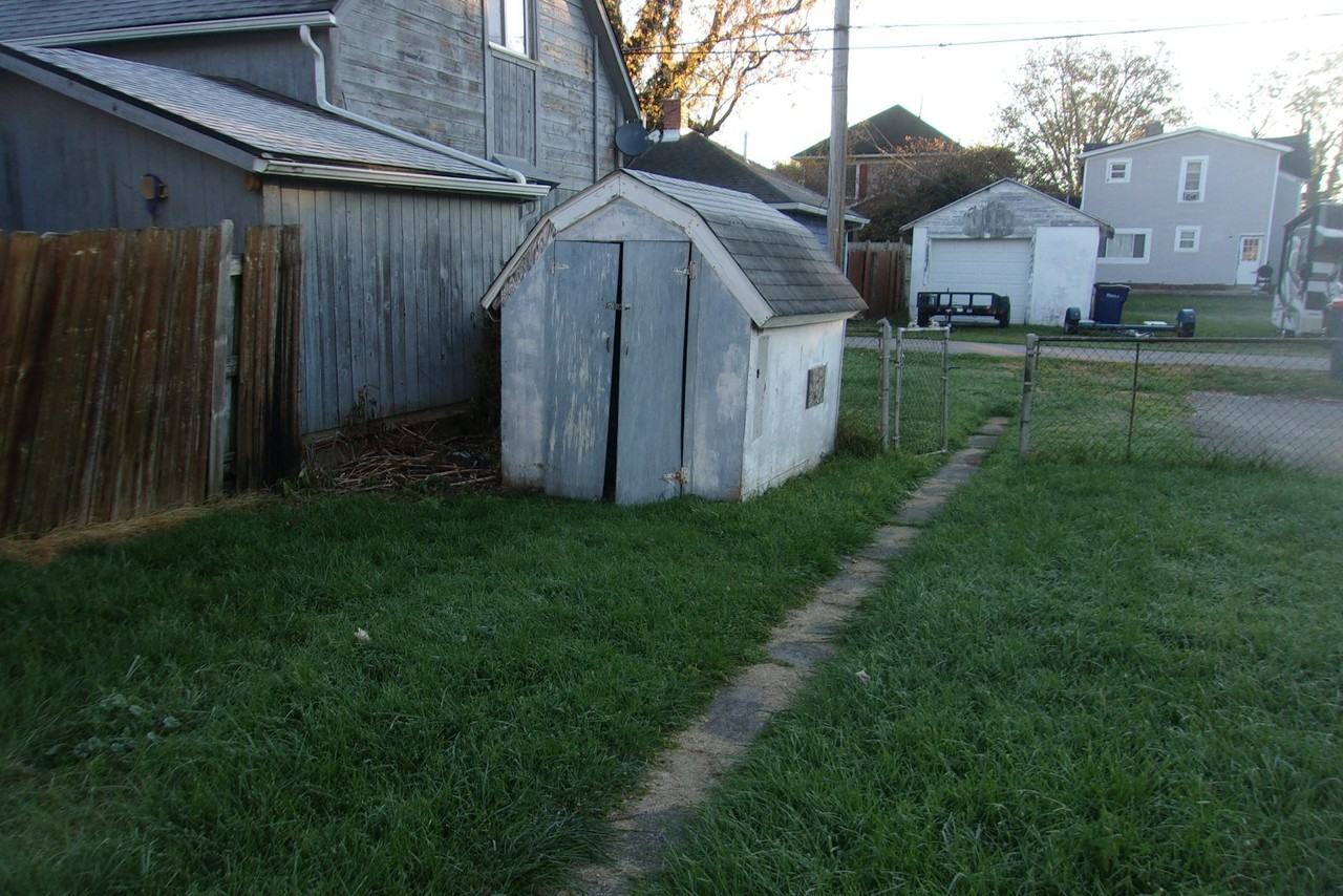 1423 Washington Ave - Photo 2 of 12