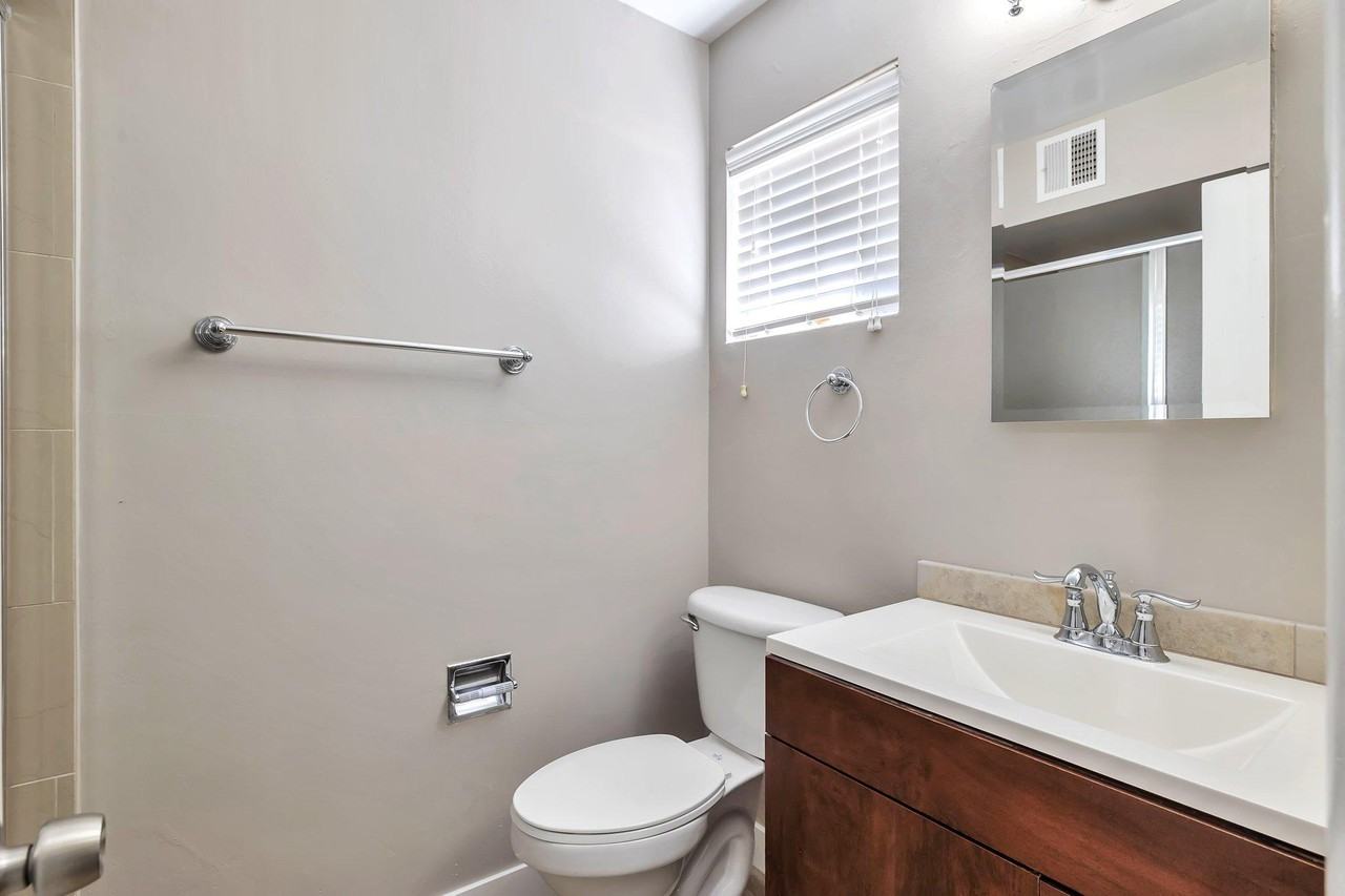 E 8th Pl - Photo 4 of 11