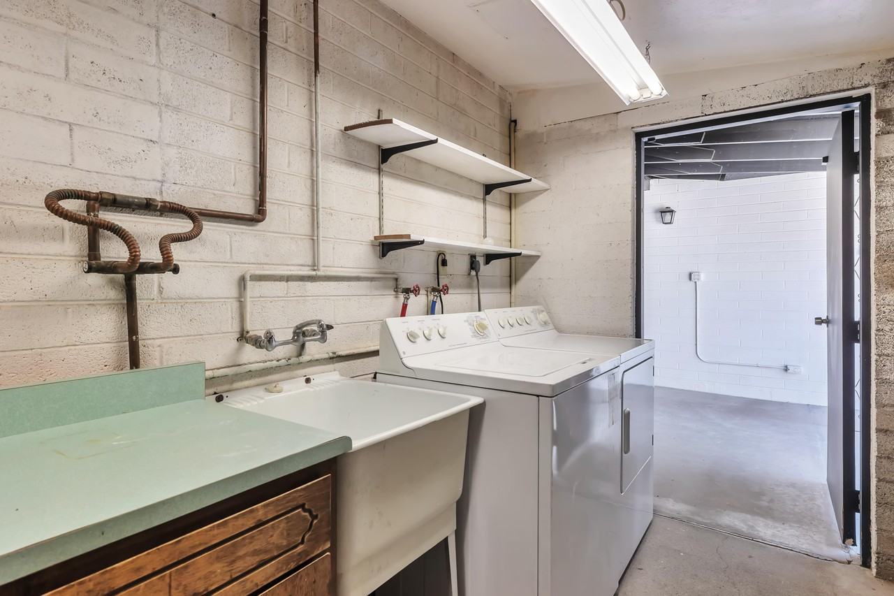 E 8th Pl - Photo 7 of 11