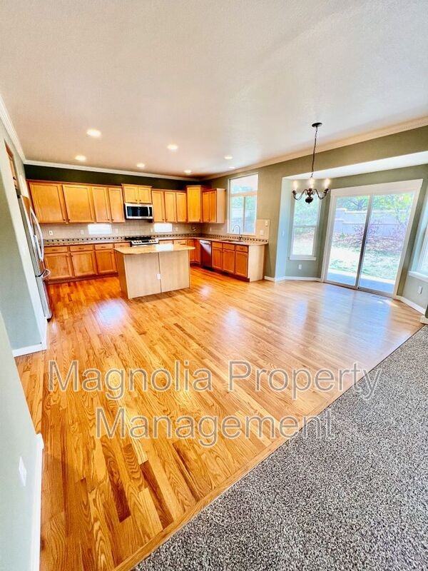 9539 Pinebrook Way - Photo 3 of 22