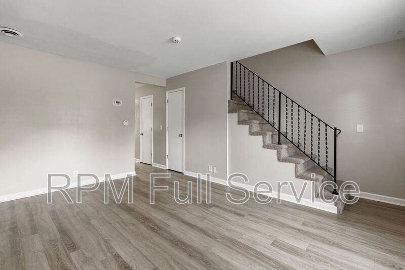 1112 Mcalpine Ave #A - Photo 2 of 23