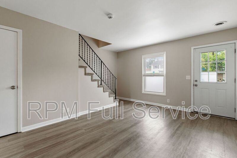 1112 Mcalpine Ave #A - Photo 3 of 23