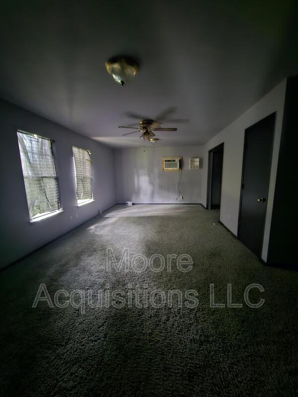 1506 El Paso St - Photo 4 of 19